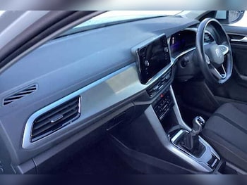 Used Volkswagen T-Roc 2022 for sale - 76878041: Photo