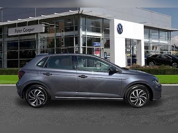 Used Volkswagen Polo 2024 for sale - 78976176: Photo