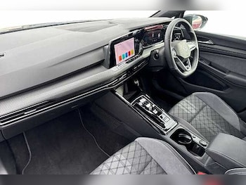 Used Volkswagen Golf 2024 for sale - 78733680: Photo