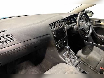 Used Volkswagen Golf 2019 for sale - 77806994: Photo