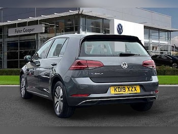 Used Volkswagen Golf 2019 for sale - 77806994: Photo
