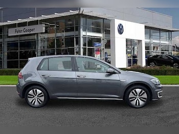 Used Volkswagen Golf 2019 for sale - 77806994: Photo