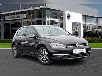 Used Volkswagen Golf 2017 for sale - 76536456: Photo