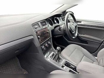 Used Volkswagen Golf 2017 for sale - 76536456: Photo