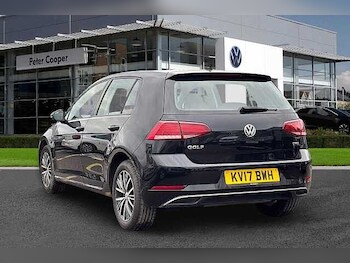 Used Volkswagen Golf 2017 for sale - 76536456: Photo