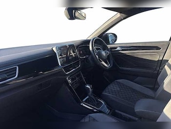 Used Volkswagen T-Roc 2022 for sale - 76119771: Photo 2