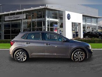 Used Volkswagen Polo 2024 for sale - 77643588: Photo