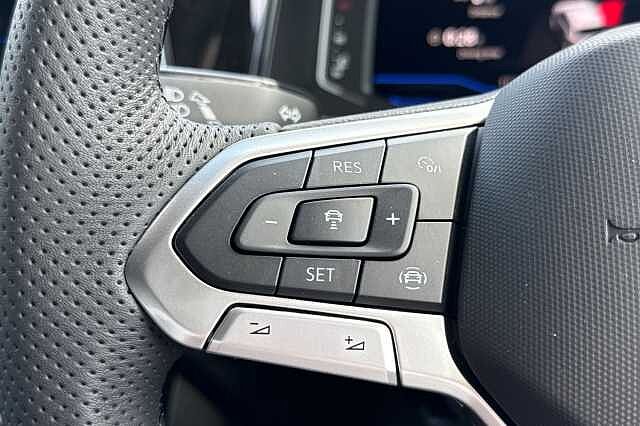 Used Volkswagen T-Roc 2025 for sale - 76101513: Photo 15