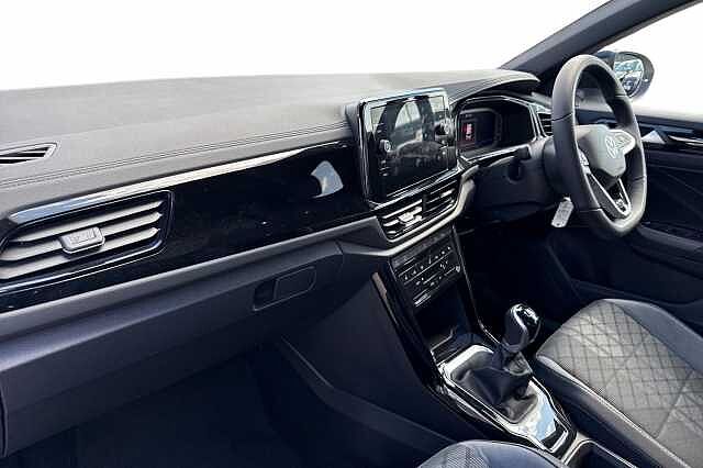 Used Volkswagen T-Roc 2025 for sale - 76101513: Photo 2