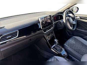 Used Volkswagen T-Roc 2022 for sale - 76510546: Photo