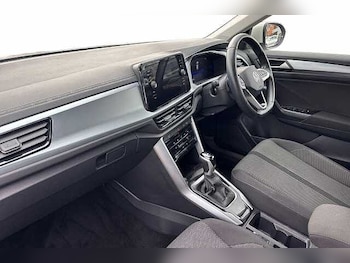 Used Volkswagen T-Roc 2023 for sale - 77851136: Photo