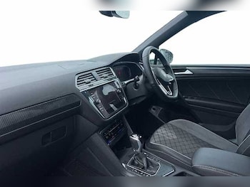 Used Volkswagen Tiguan Allspace 2023 for sale - 78739207: Photo