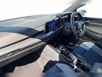 Used Volkswagen Golf 2023 for sale - 79010579: Photo