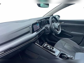 Used Volkswagen Golf 2024 for sale - 78920656: Photo