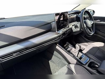 Used Volkswagen Golf 2025 for sale - 77997638: Photo