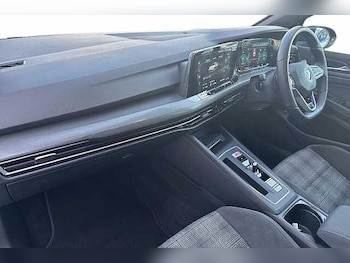 Used Volkswagen Golf 2022 for sale - 77548095: Photo