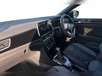 Used Volkswagen T-Roc 2025 for sale - 76149009: Photo