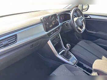 Used Volkswagen T-Roc 2023 for sale - 77937638: Photo