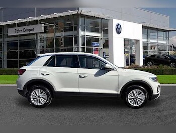 Used Volkswagen T-Roc 2023 for sale - 77937638: Photo