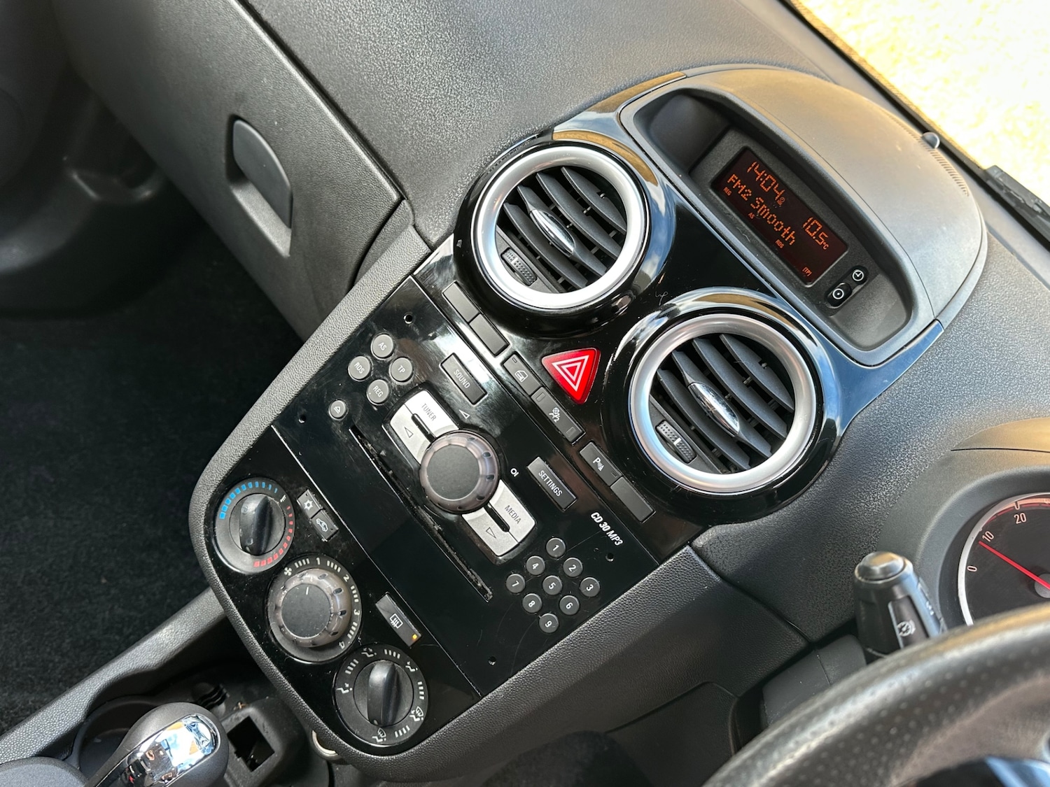 Used Vauxhall Corsa 2013 for sale - 77393611: Photo 12