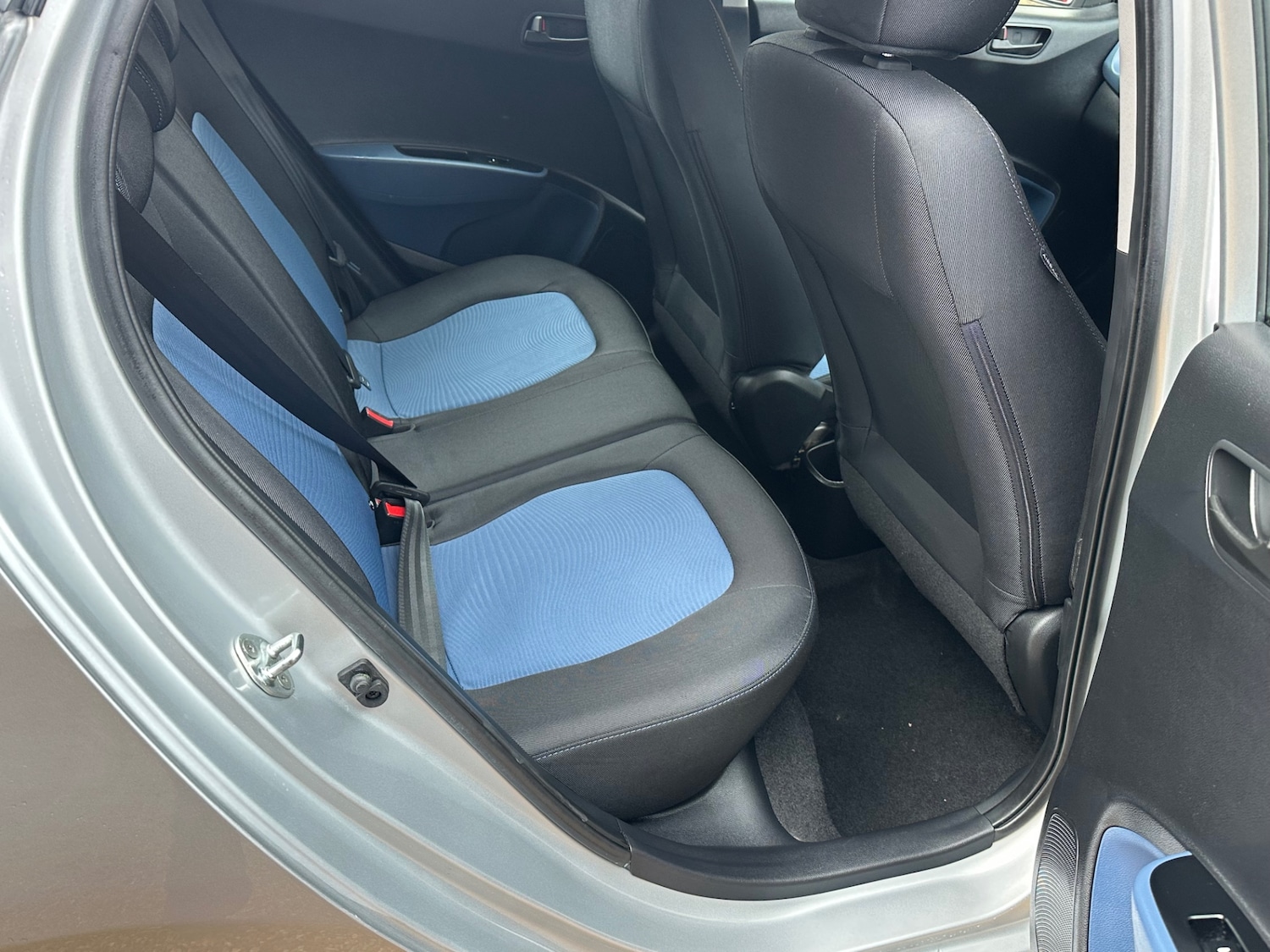 Used Hyundai i10 2015 for sale - 77303119: Photo 15