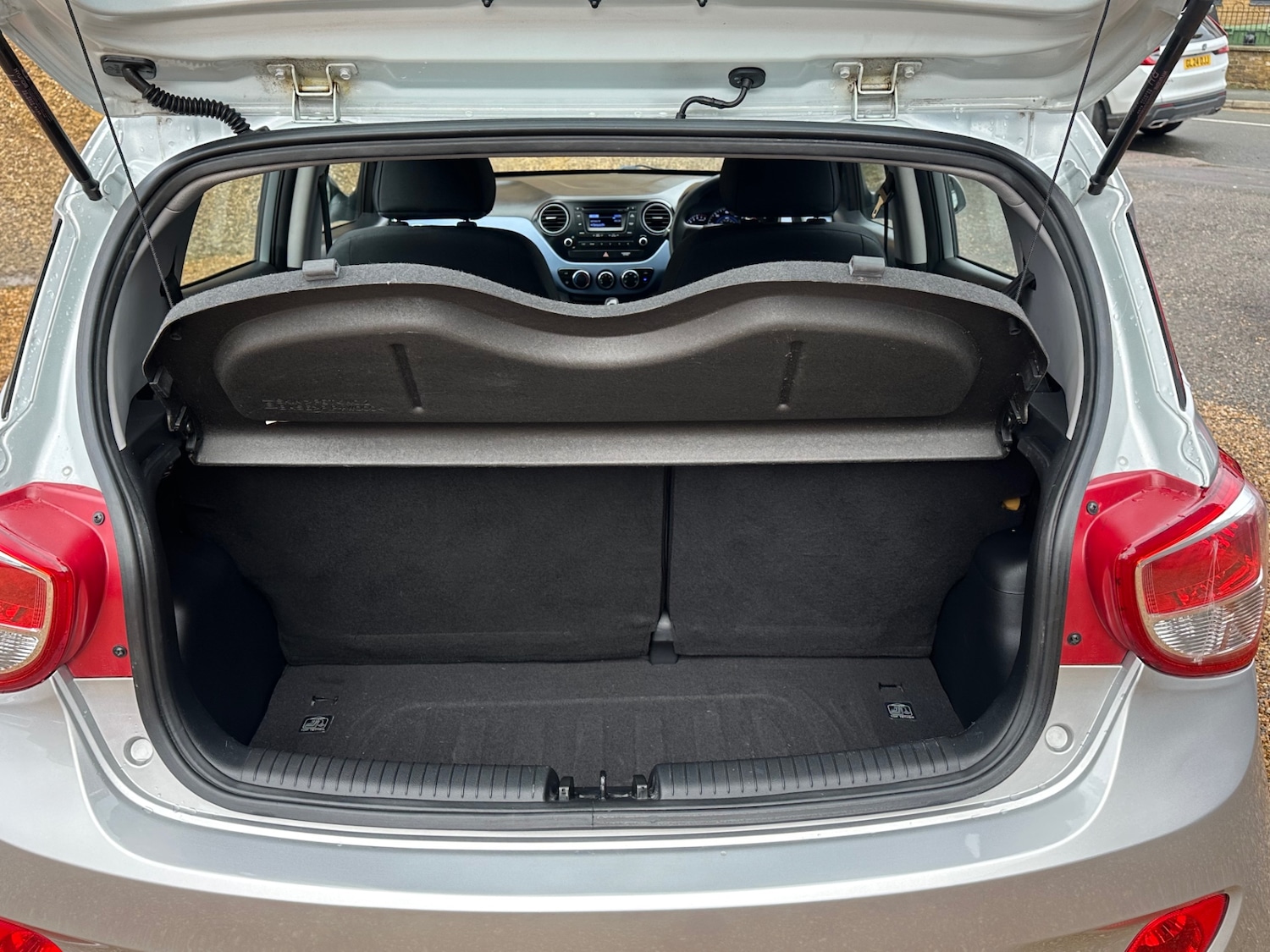 Used Hyundai i10 2015 for sale - 77303119: Photo 16