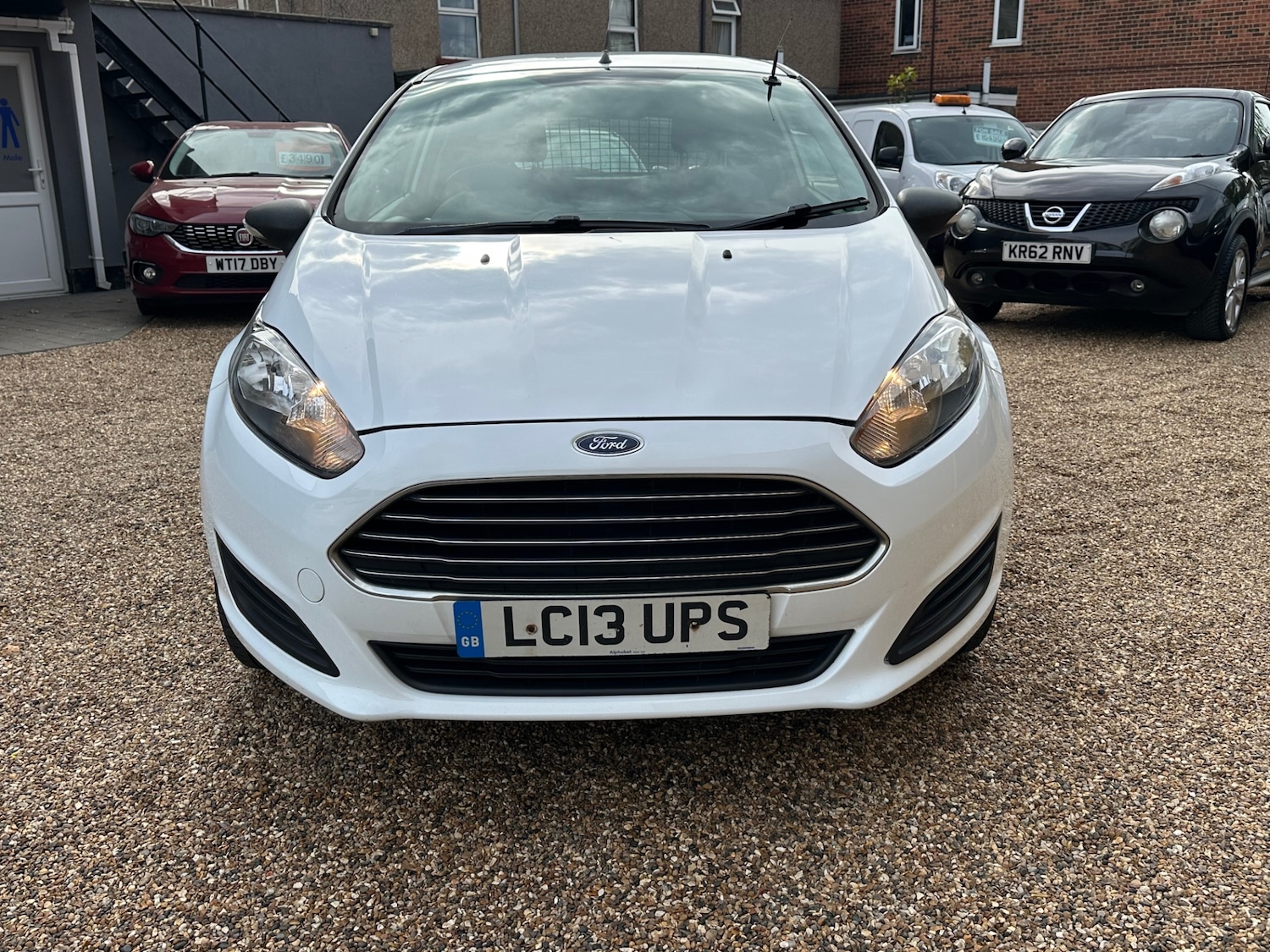 Used Ford Fiesta 2013 for sale - 76381812: Photo 3