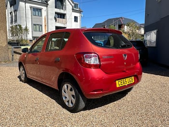 Used Dacia Sandero 2015 for sale - 79620686: Photo