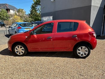 Used Dacia Sandero 2015 for sale - 79620686: Photo