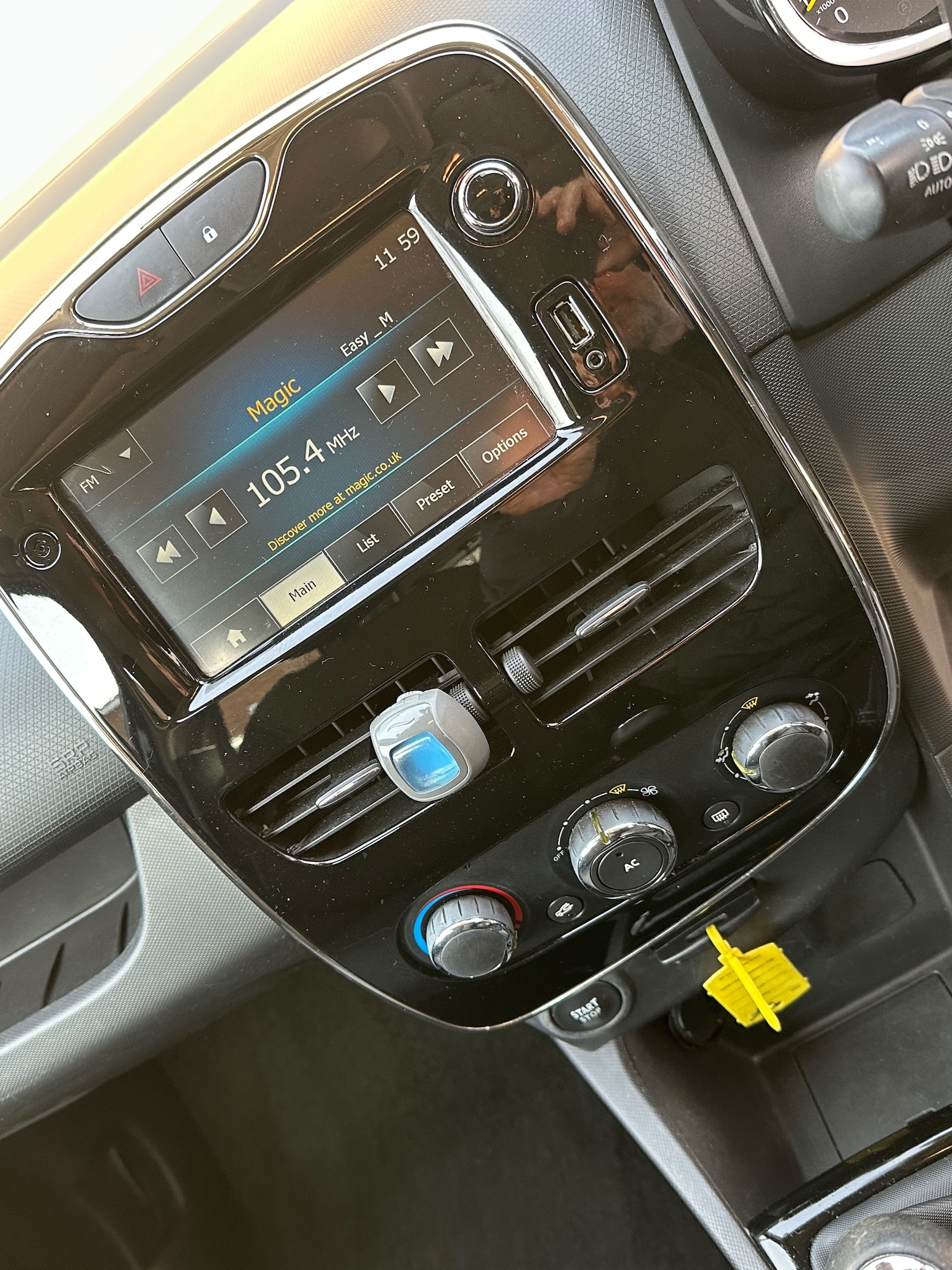 Used Renault Clio 2014 for sale - 77582401: Photo 14