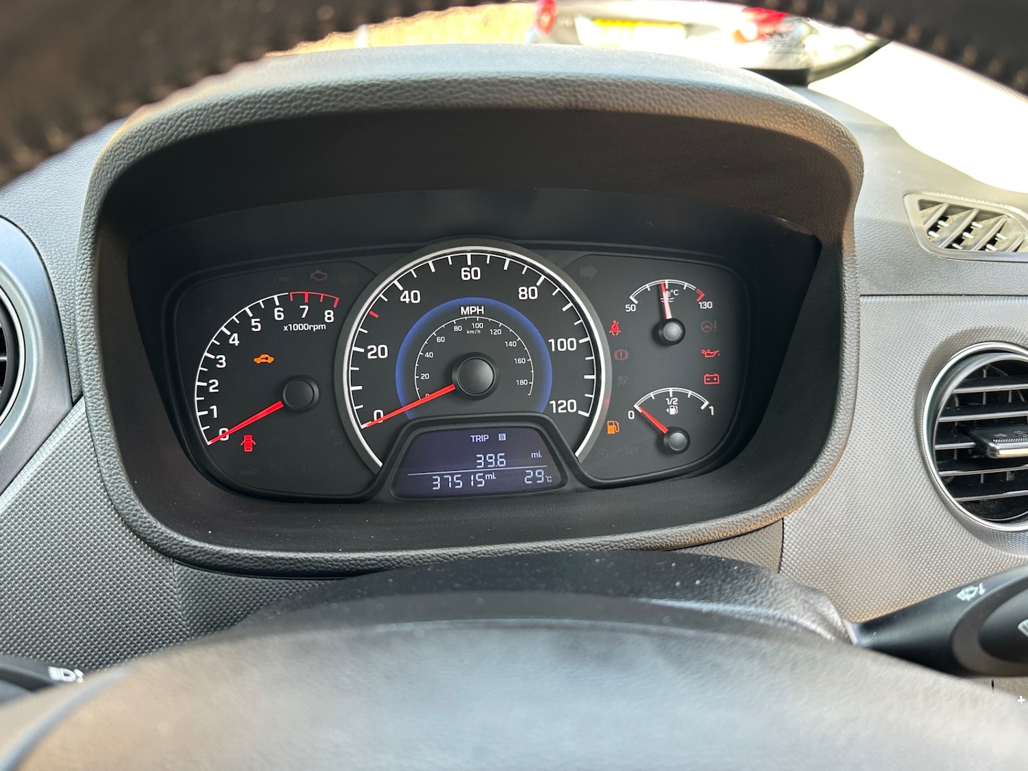 Used Hyundai i10 2018 for sale - 77393631: Photo 14