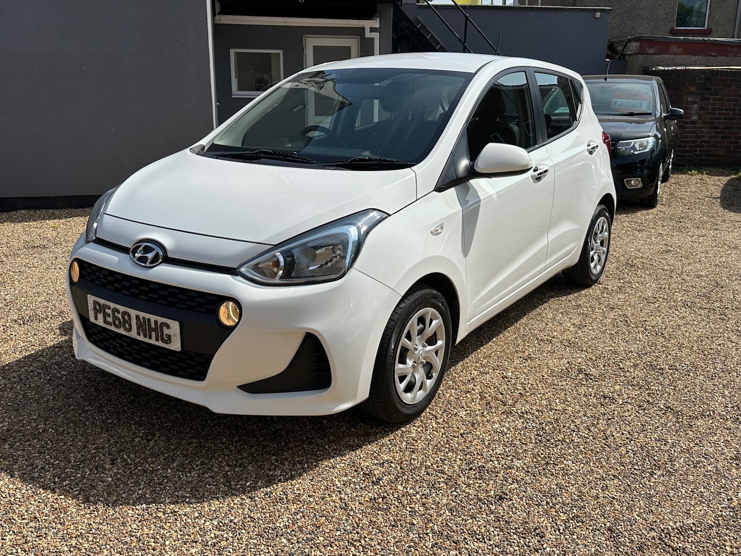 Used Hyundai i10 2018 for sale - 77393631: Photo 3