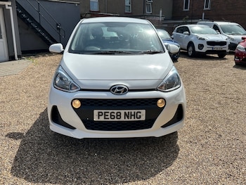 Used Hyundai i10 2018 for sale - 77393631: Photo