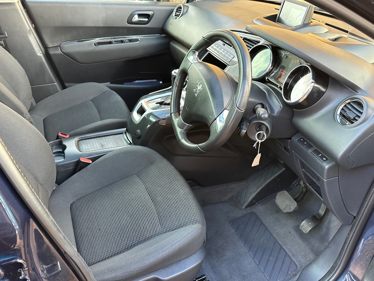 Used Peugeot 5008 2015 for sale - 77393614: Photo 11