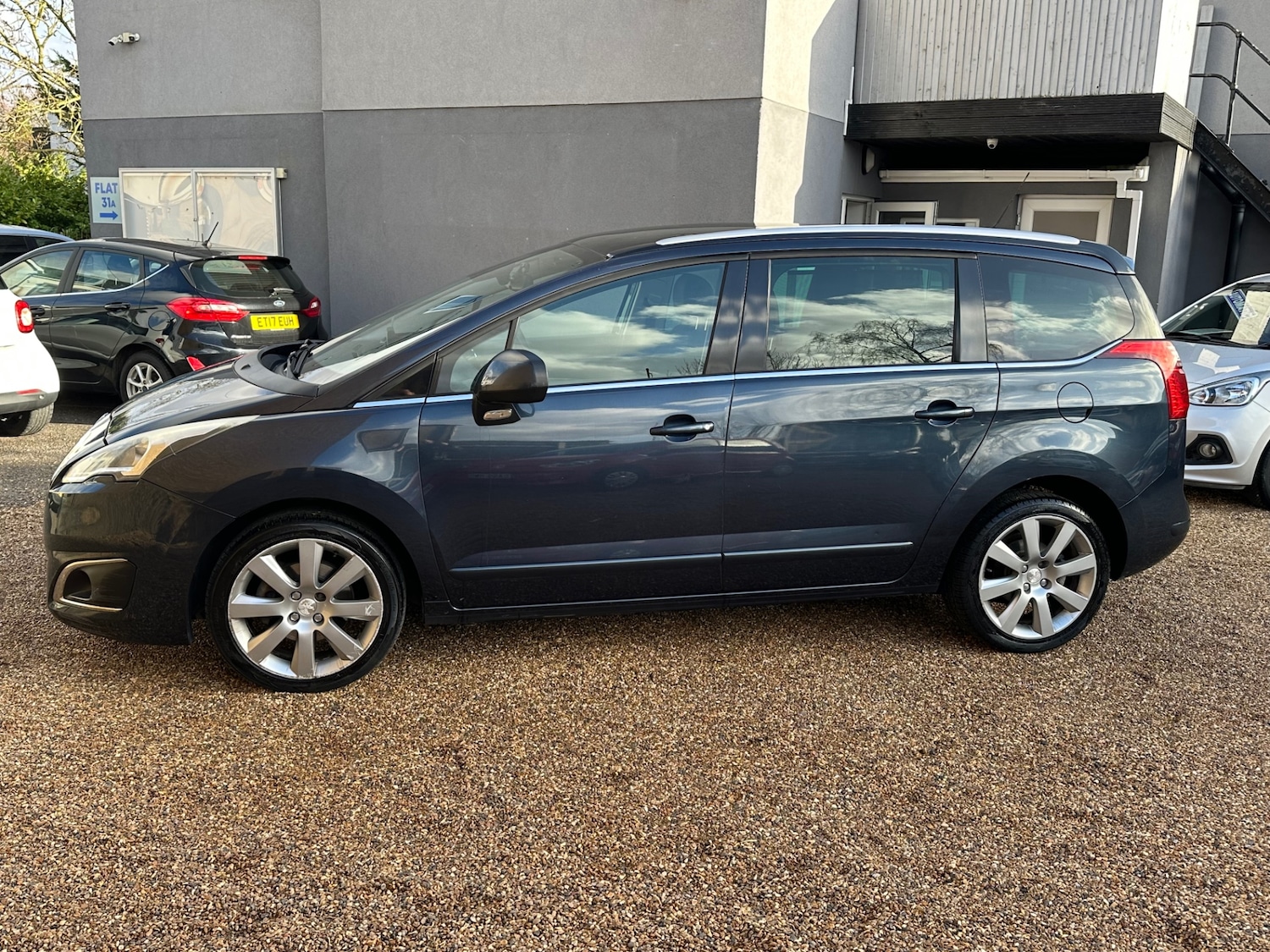 Used Peugeot 5008 2015 for sale - 77393614: Photo 6