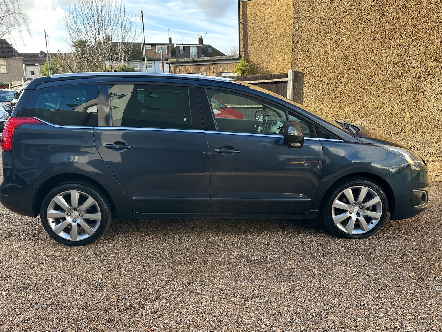 Used Peugeot 5008 2015 for sale - 77393614: Photo 8