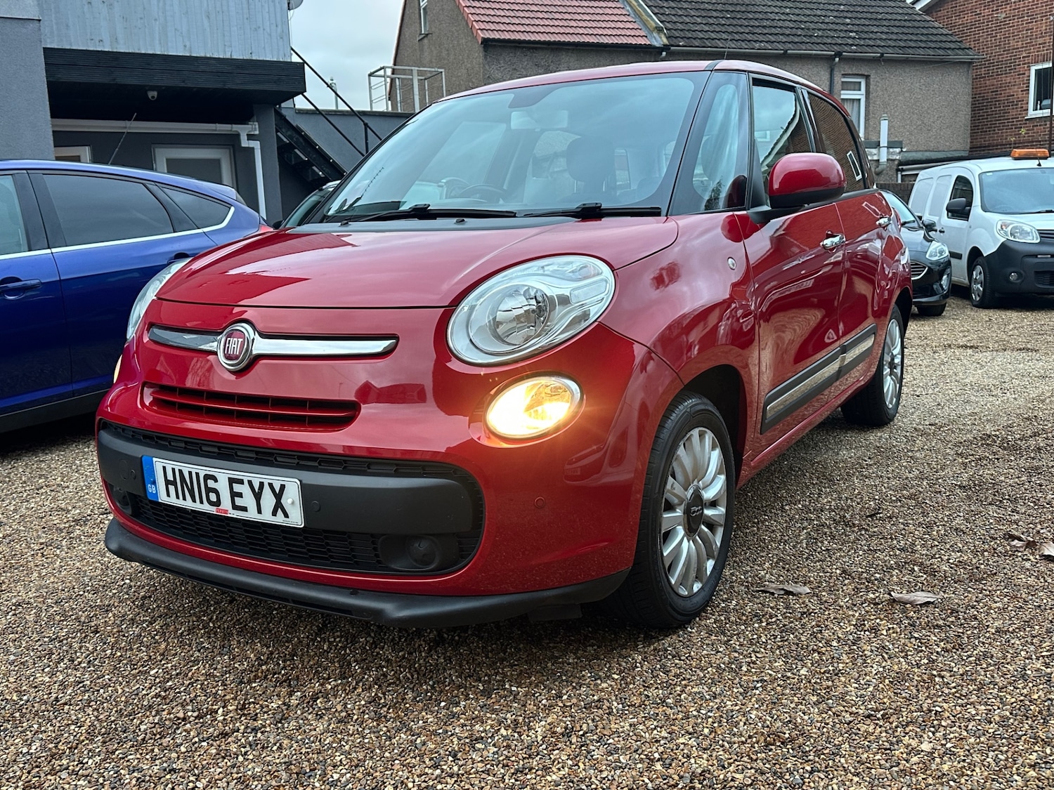 Used Fiat 500L 2016 for sale - 76719288: Photo 5