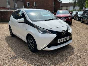 2015 (65) - 1.0 VVT-i X-Play 5dr