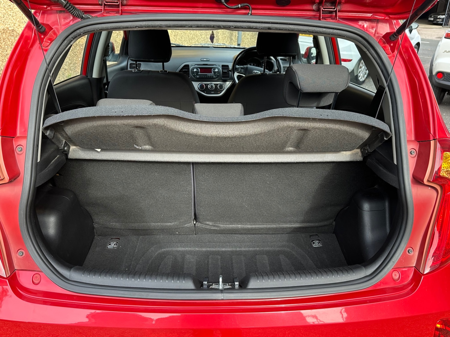 Used Kia Picanto 2014 for sale - 76381792: Photo 17