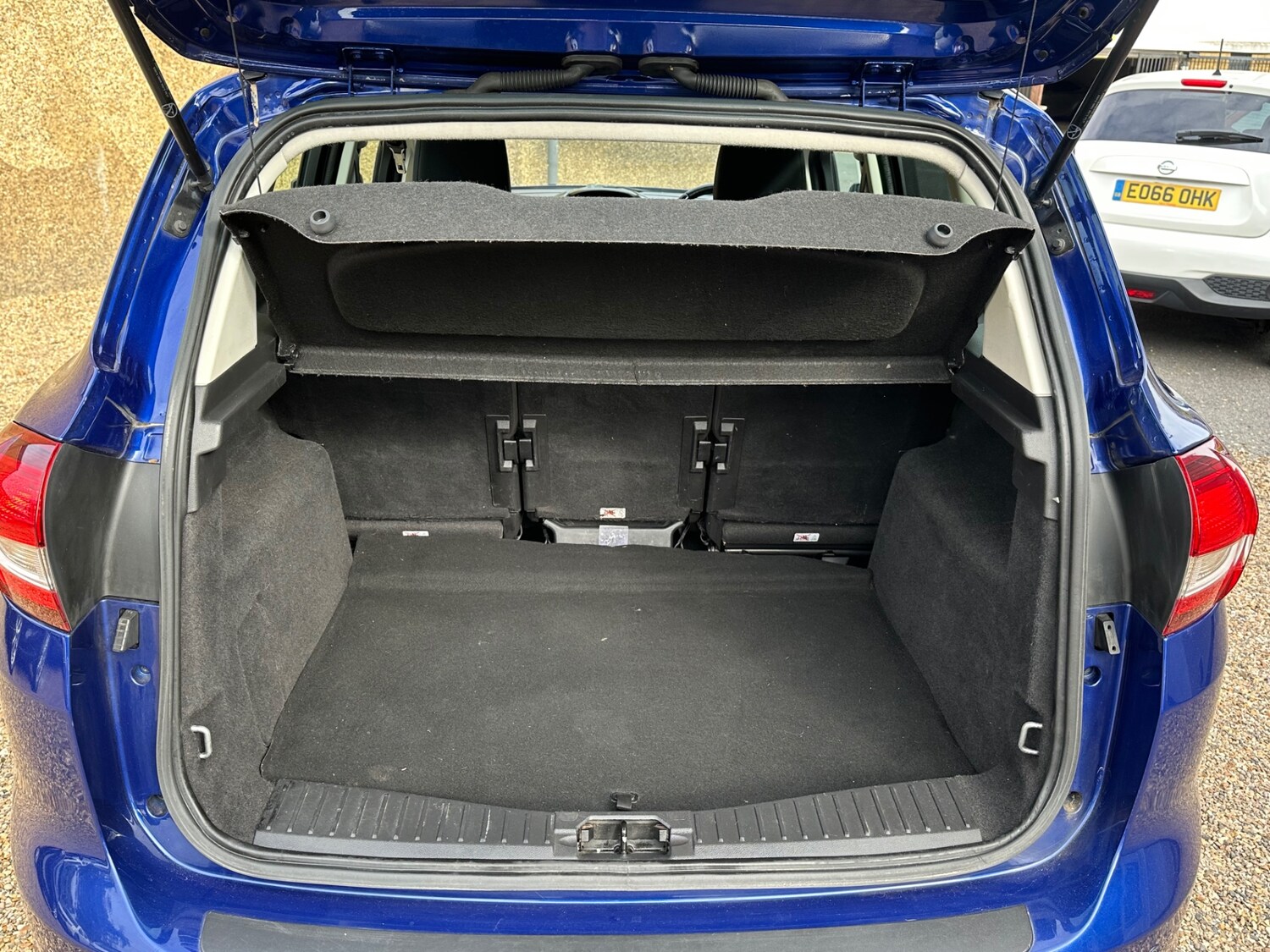 Used Ford C-Max 2016 for sale - 76381820: Photo 21