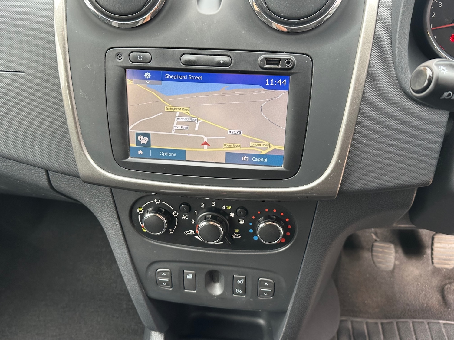 Used Dacia Sandero Stepway 2014 for sale - 77901795: Photo 11