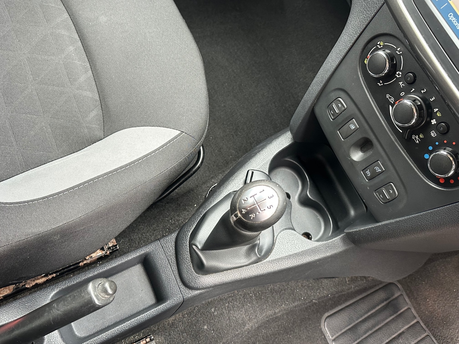 Used Dacia Sandero Stepway 2014 for sale - 77901795: Photo 15