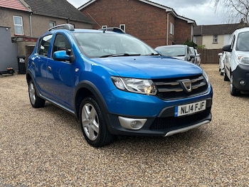 Used Dacia Sandero Stepway 2014 for sale - 77901795: Photo