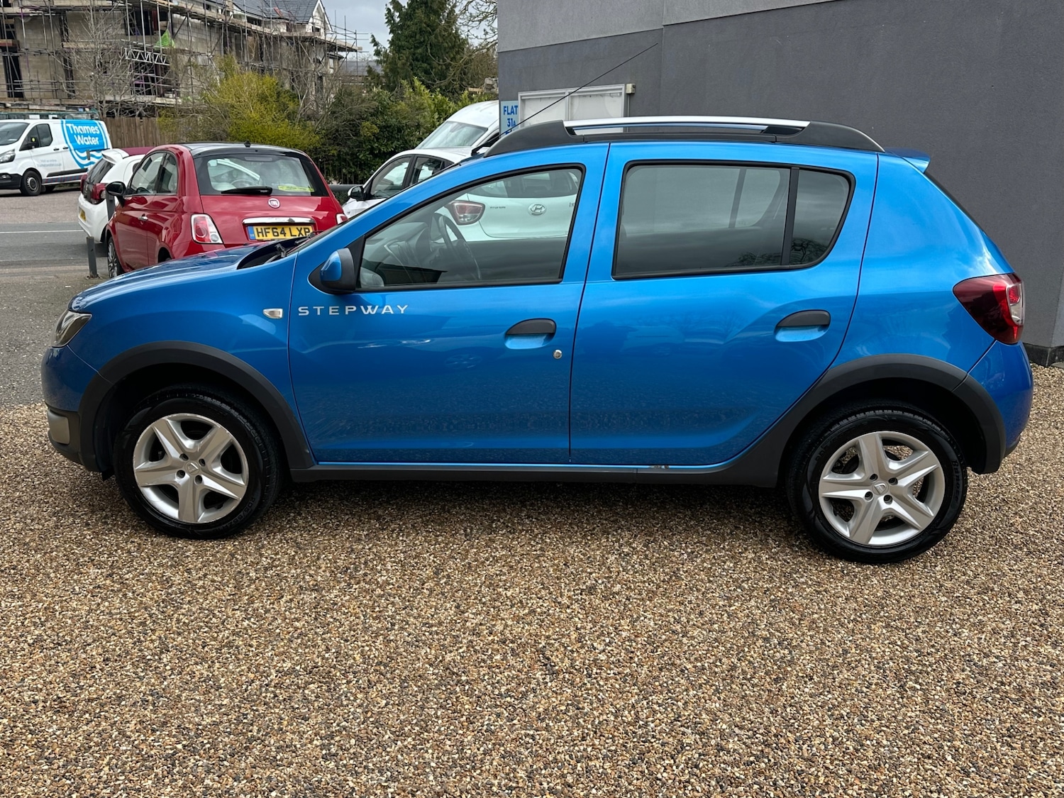 Used Dacia Sandero Stepway 2014 for sale - 77901795: Photo 2