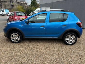 Used Dacia Sandero Stepway 2014 for sale - 77901795: Photo