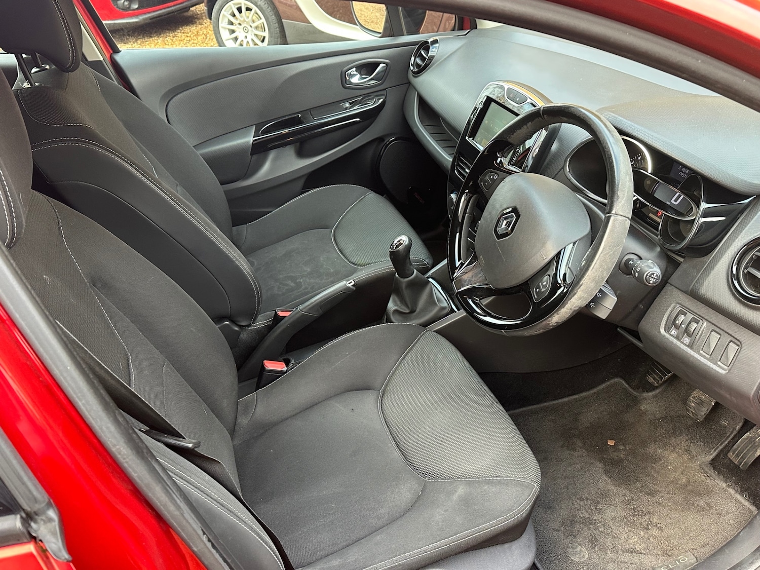 Used Renault Clio 2014 for sale - 77125074: Photo 9