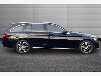 Used Mercedes-Benz C Class 2019 for sale - 76673371: Photo