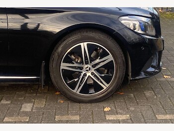 Used Mercedes-Benz C Class 2019 for sale - 76673371: Photo