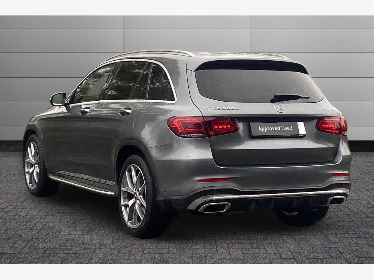 Used Mercedes-Benz GLC 2019 for sale - 76673814: Photo 2