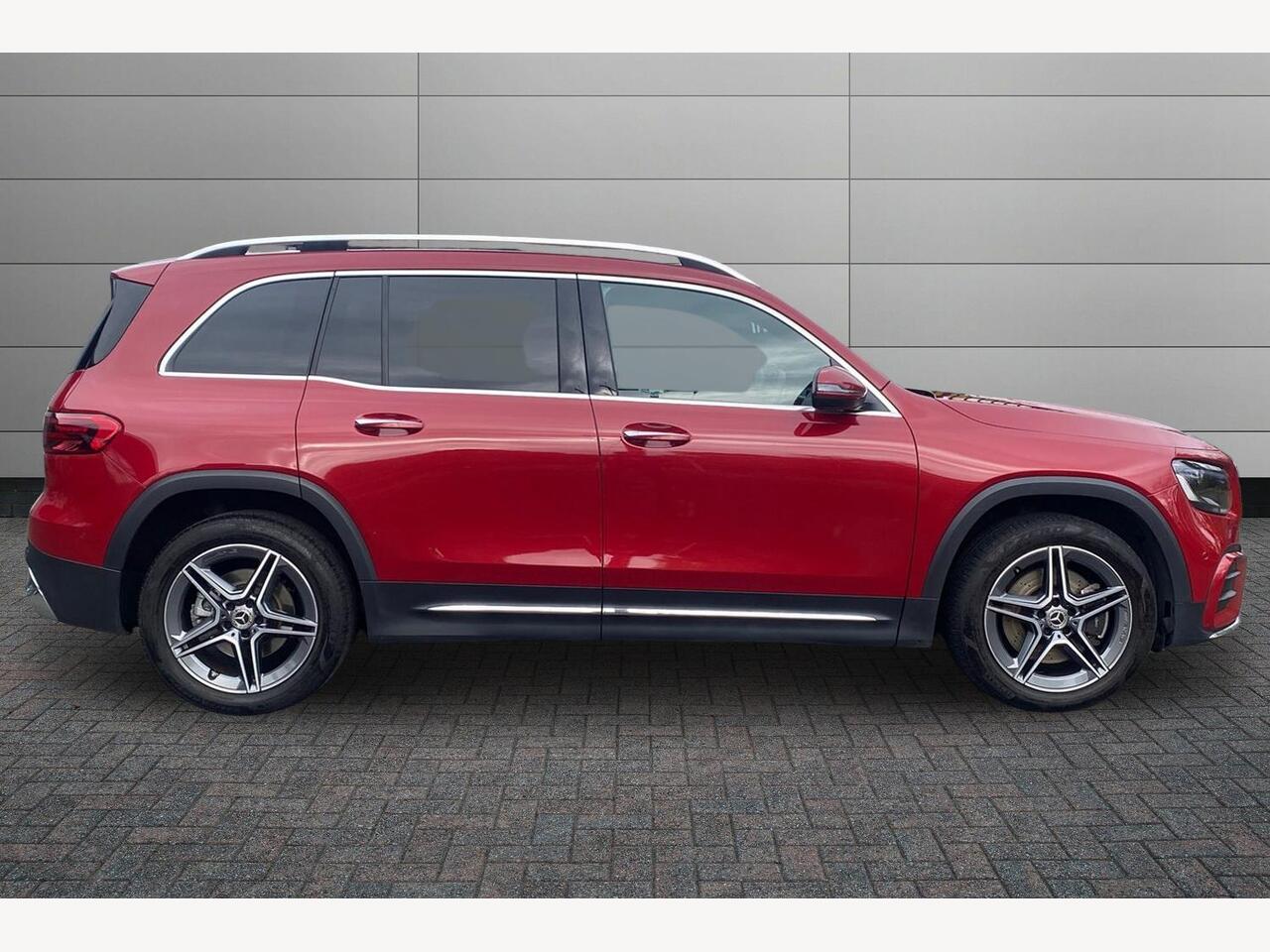 Used Mercedes-Benz GLB 2024 for sale - 77315901: Photo 3